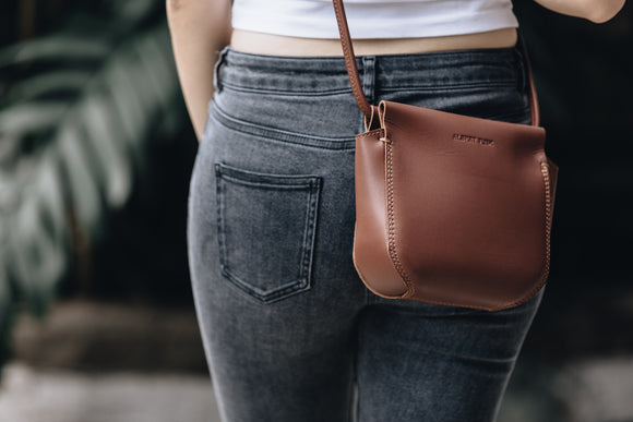 Albert Tusk | The Tan Classic Sling | Leather Crossbody for Women